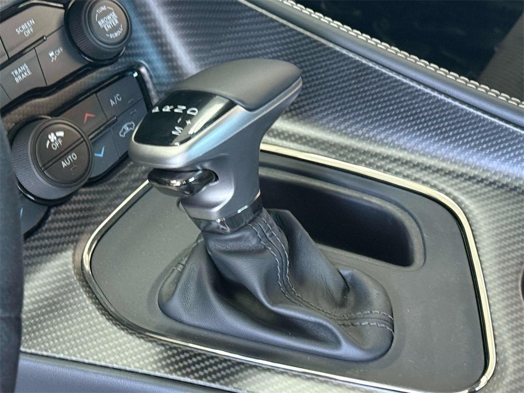 Vehicle image 25 of 46