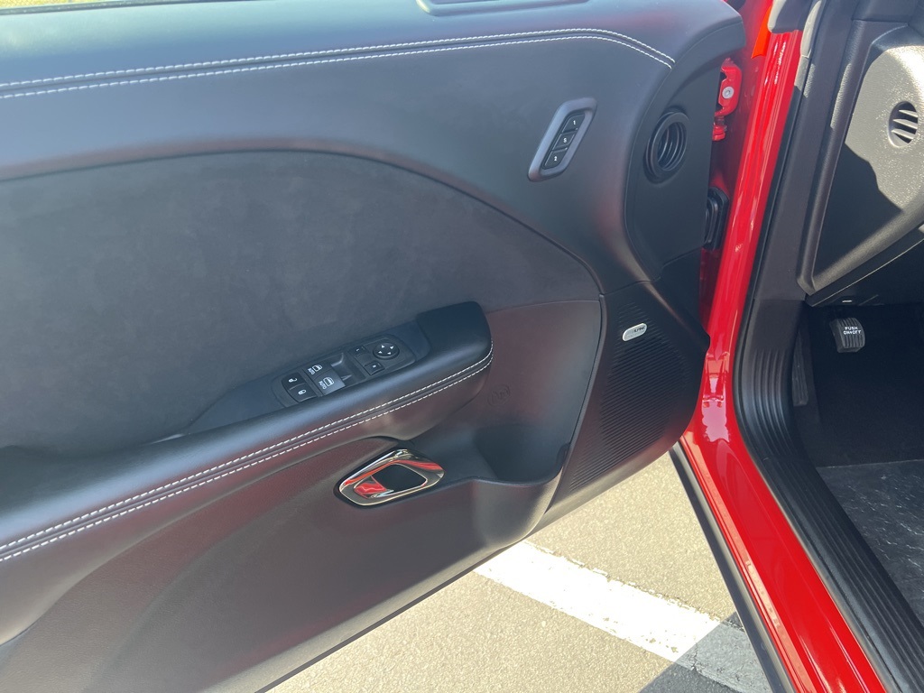 Vehicle image 9 of 13