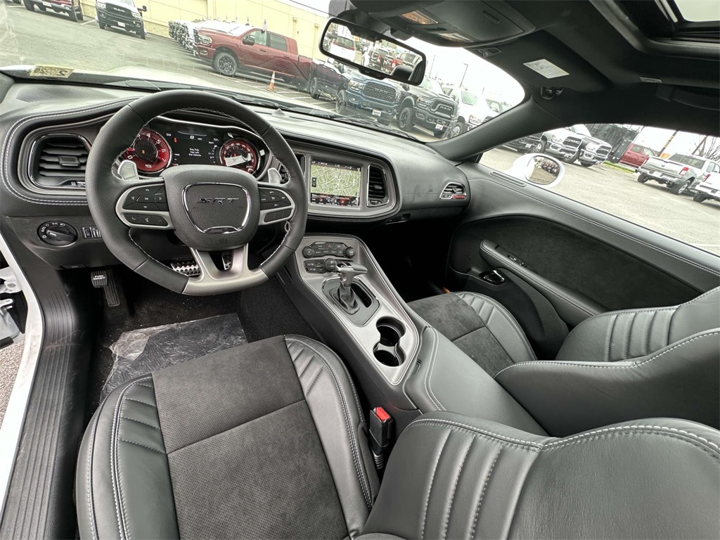 Vehicle image 7 of 19