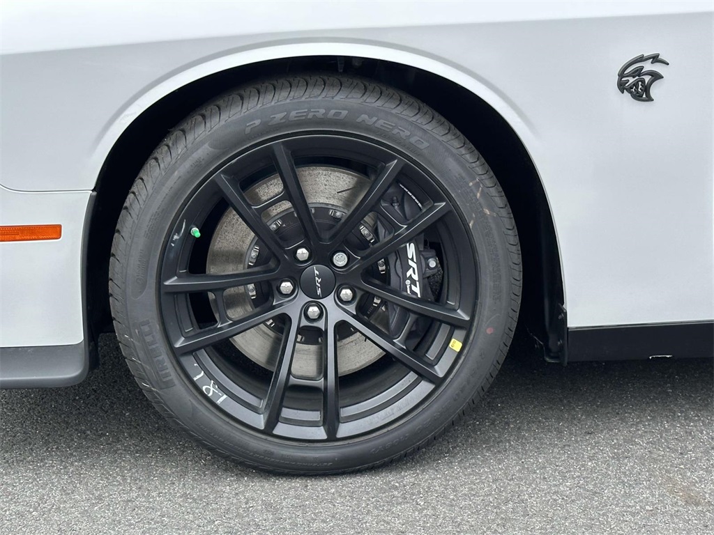 Vehicle image 18 of 19