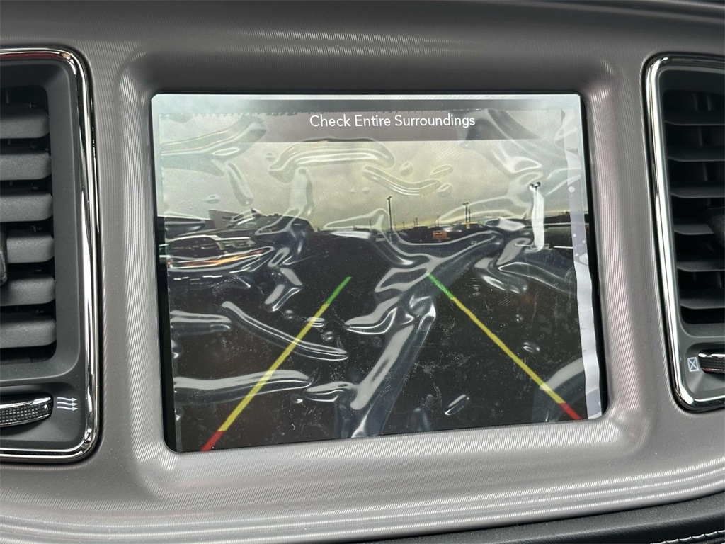 Vehicle image 11 of 19