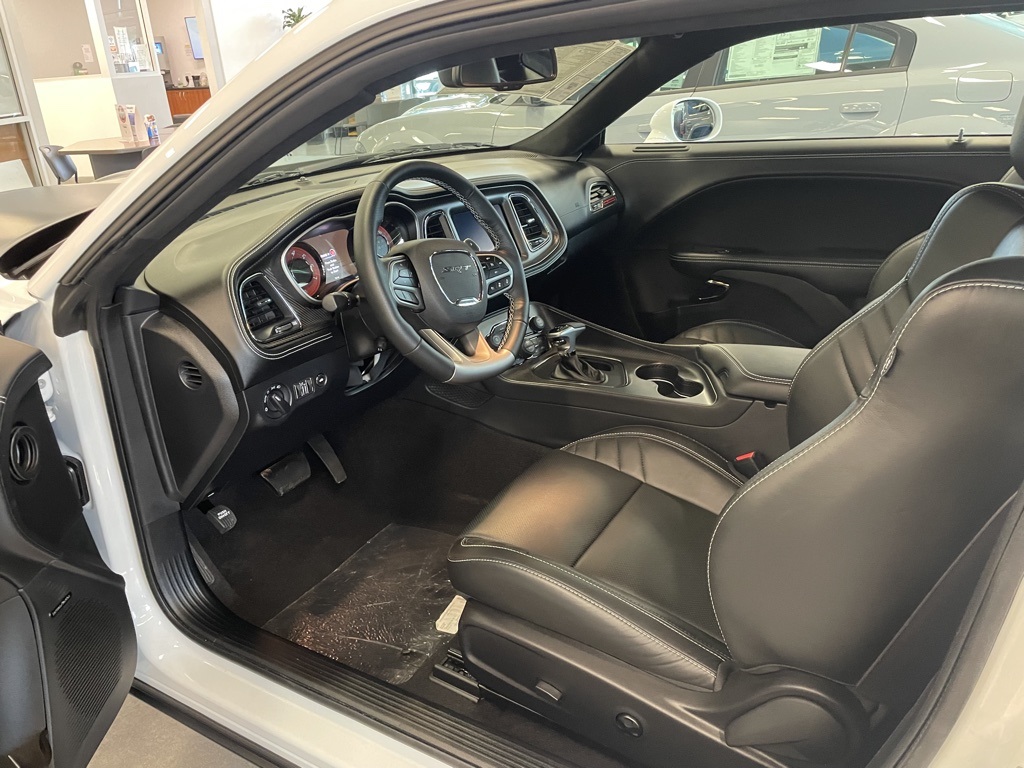 Vehicle image 13 of 29