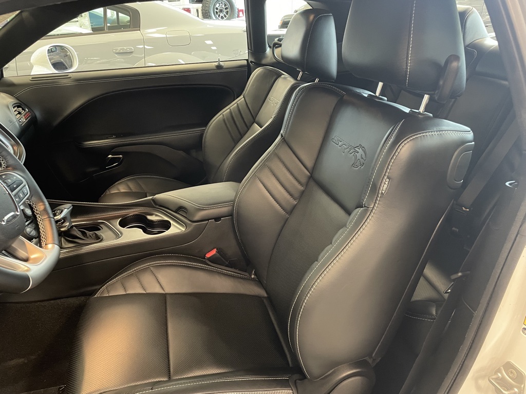 Vehicle image 14 of 29