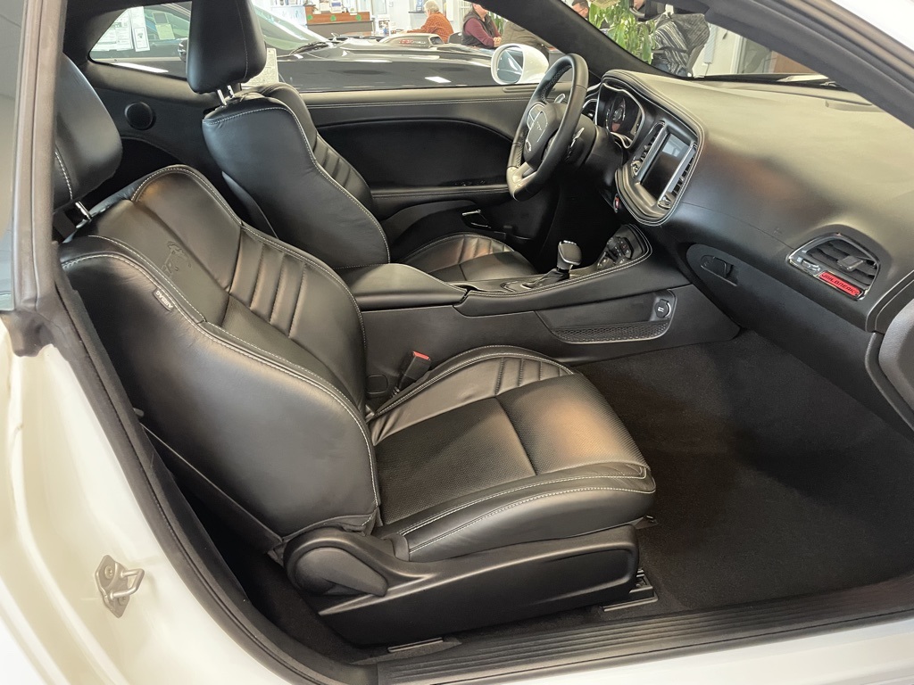 Vehicle image 26 of 29
