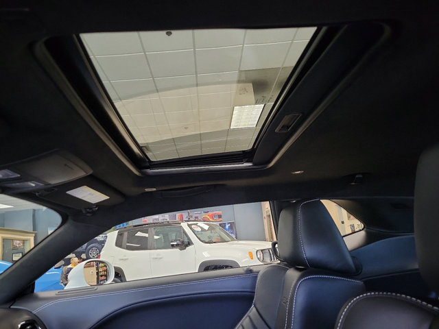 Vehicle image 10 of 20