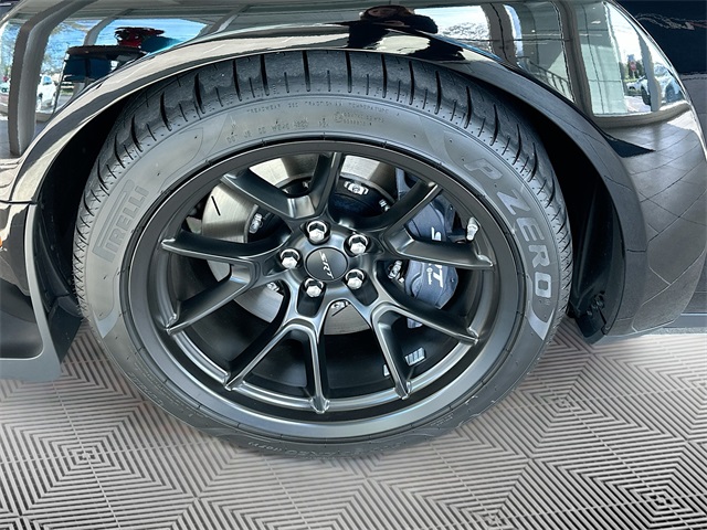 Vehicle image 18 of 19
