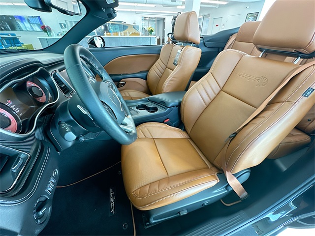 Vehicle image 14 of 19