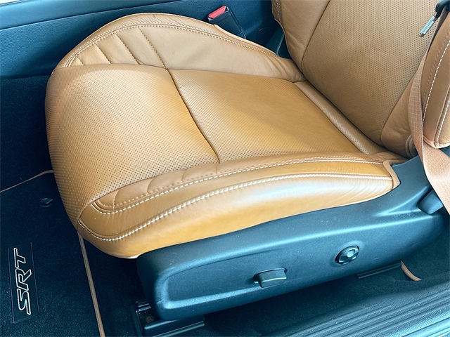 Vehicle image 13 of 19