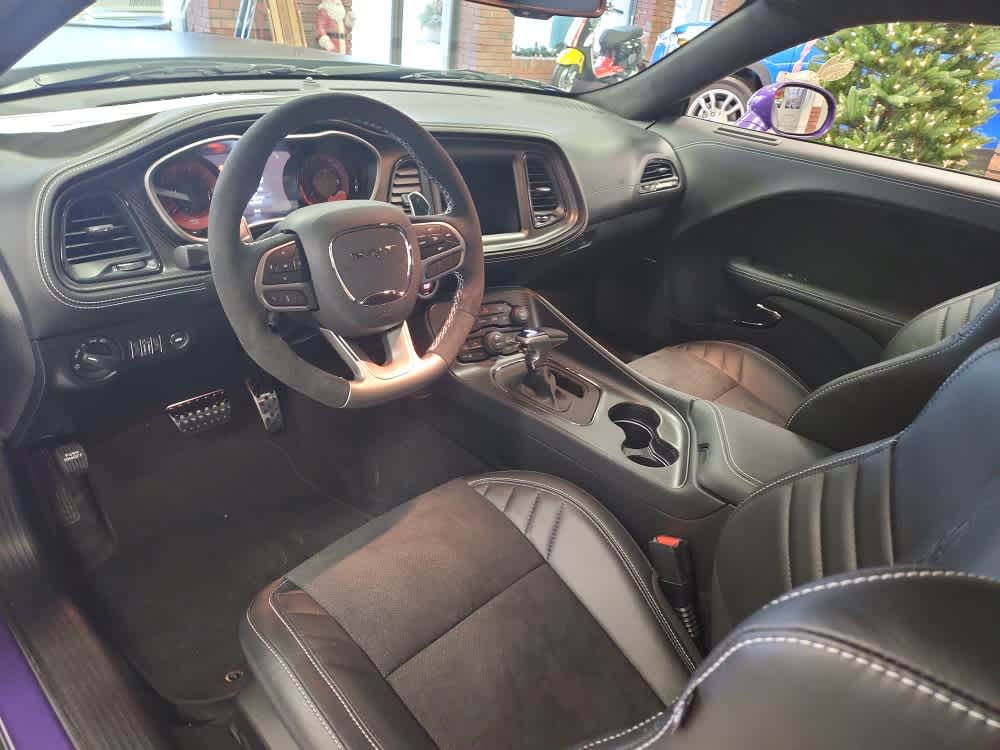 Vehicle image 12 of 16