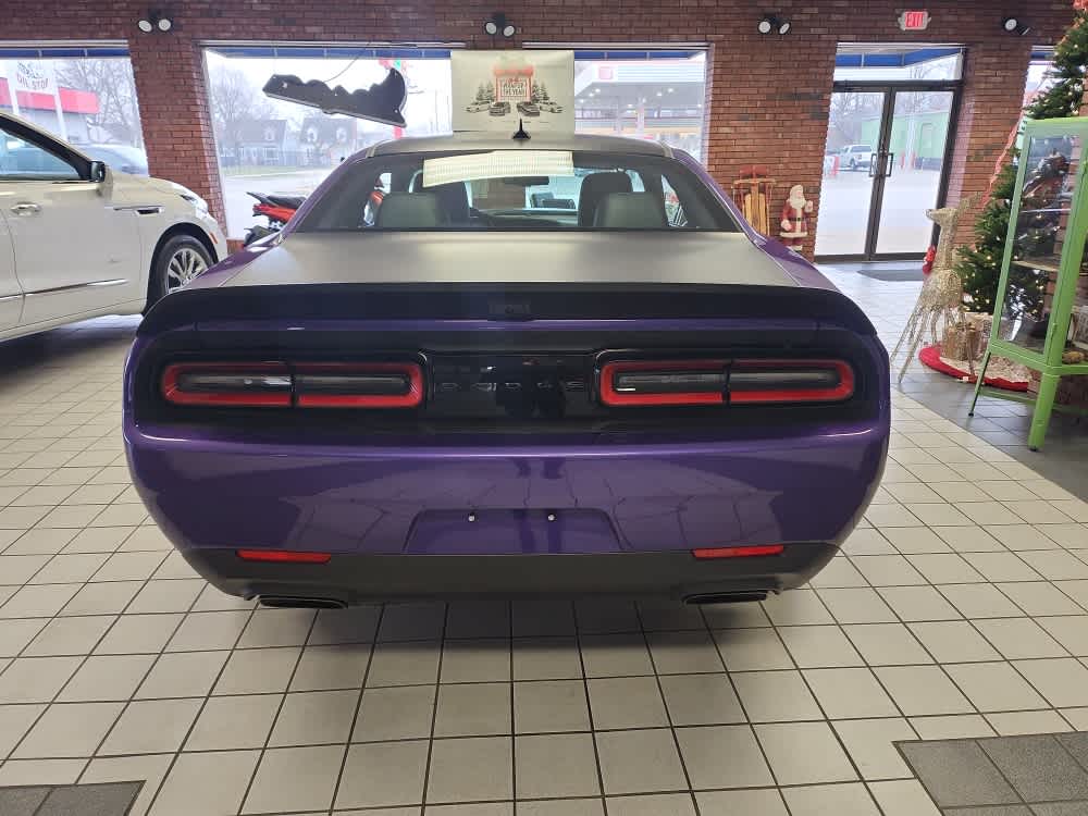 Vehicle image 4 of 16