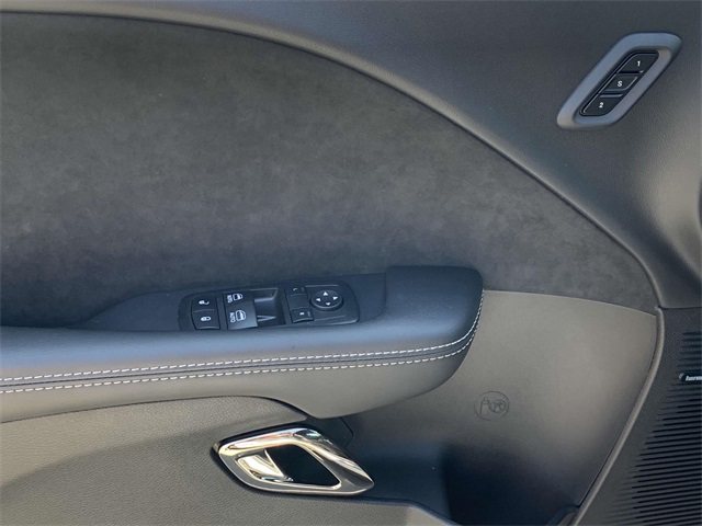 Vehicle image 20 of 33