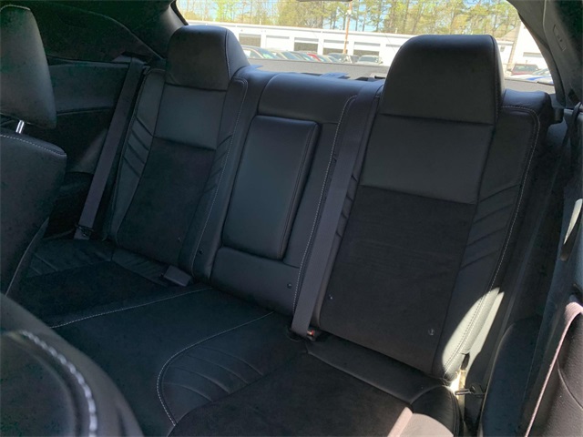 Vehicle image 10 of 33