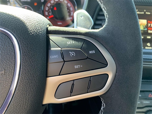 Vehicle image 29 of 33
