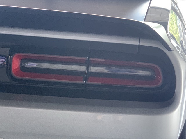 Vehicle image 27 of 33