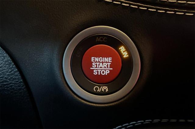 Vehicle image 17 of 20