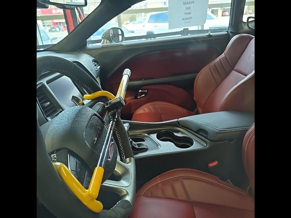 Vehicle image 25 of 35