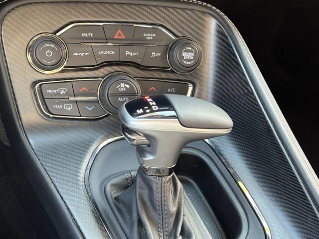 Vehicle image 14 of 22