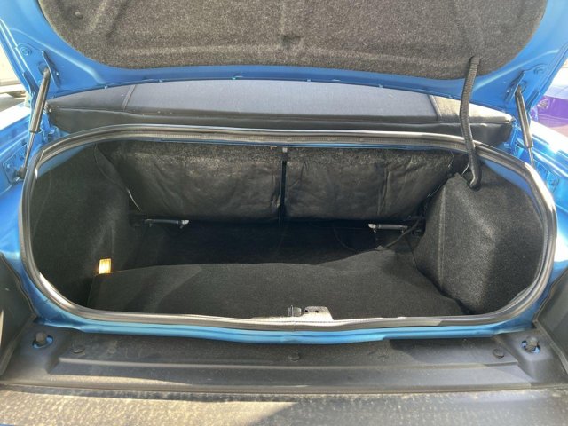 Vehicle image 17 of 22