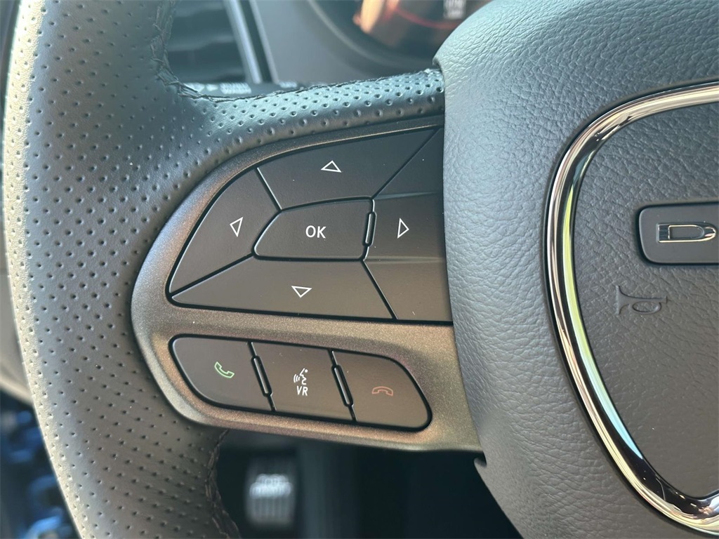 Vehicle image 23 of 29