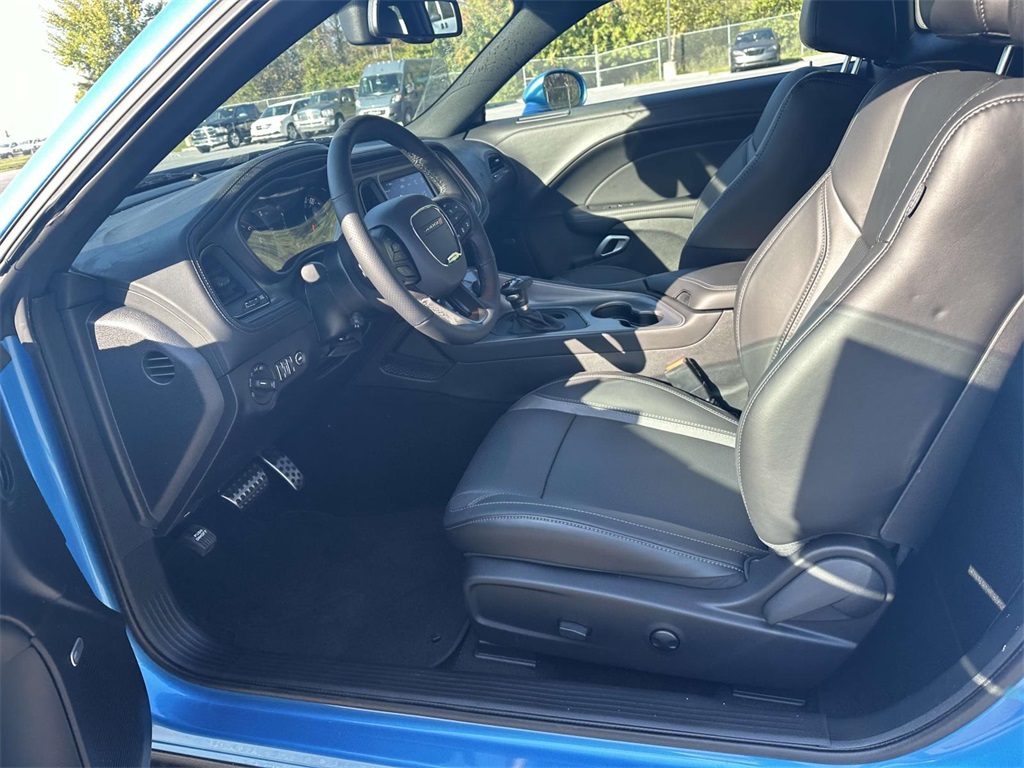 Vehicle image 12 of 29