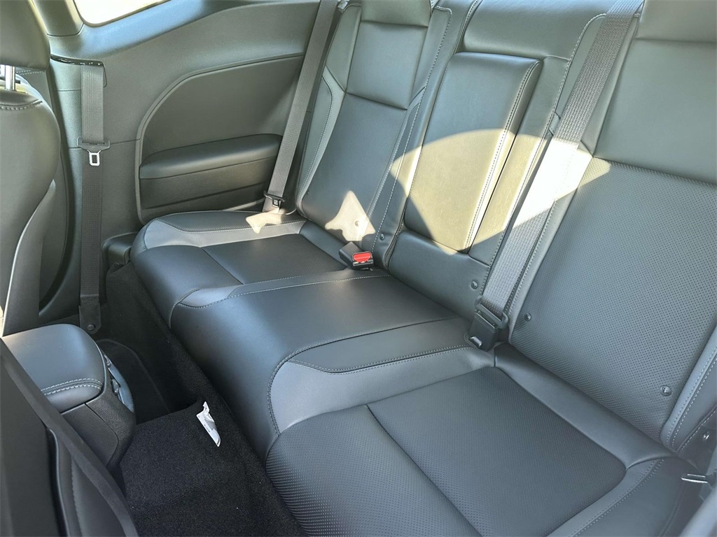 Vehicle image 10 of 29