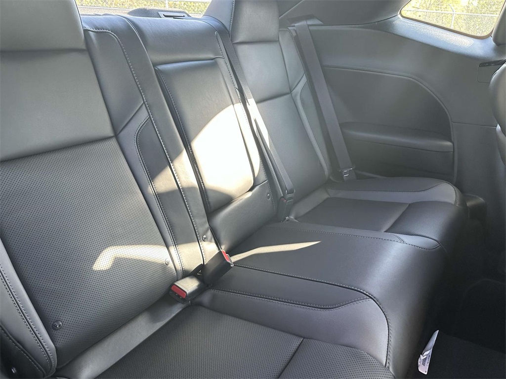 Vehicle image 9 of 29
