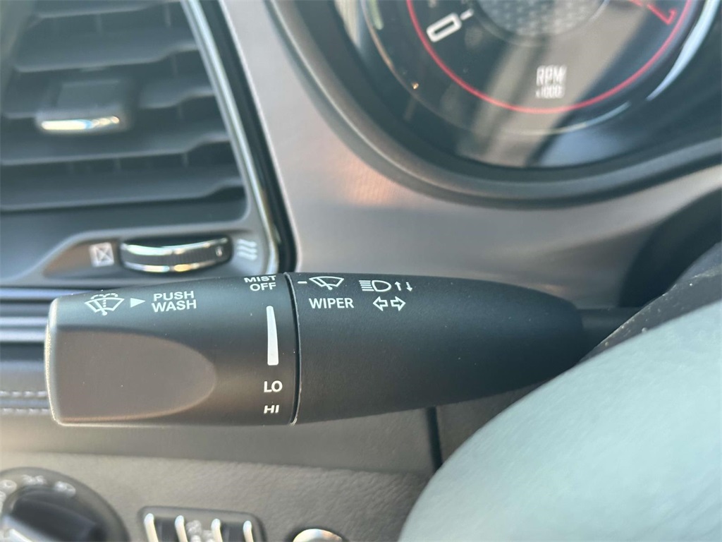 Vehicle image 21 of 29