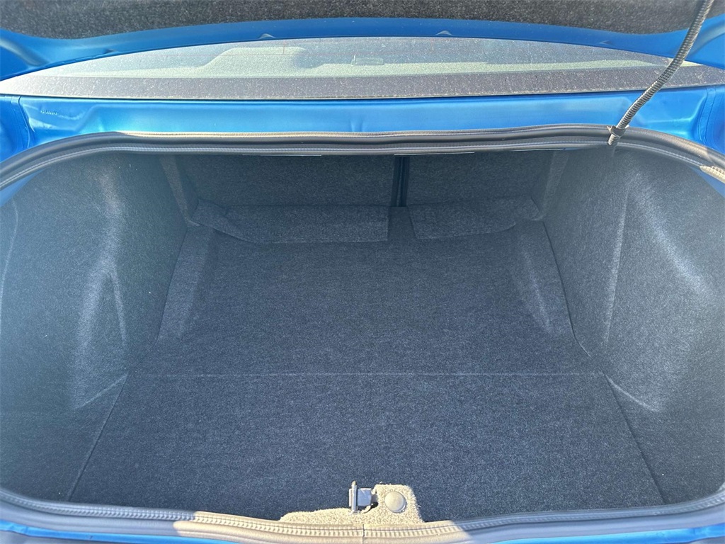 Vehicle image 8 of 29