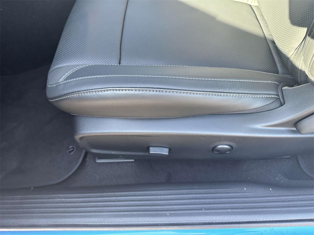 Vehicle image 25 of 29