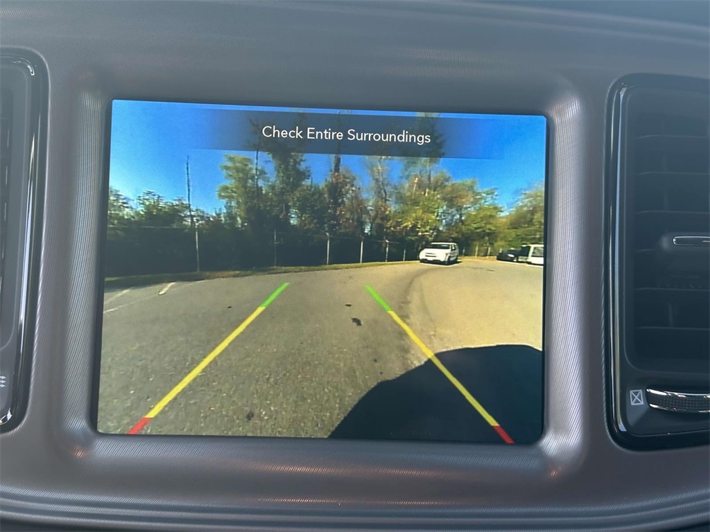 Vehicle image 17 of 29