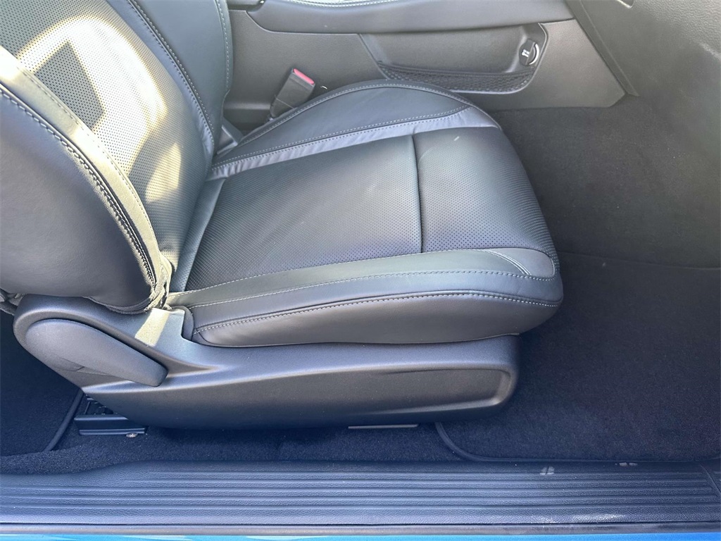 Vehicle image 13 of 29