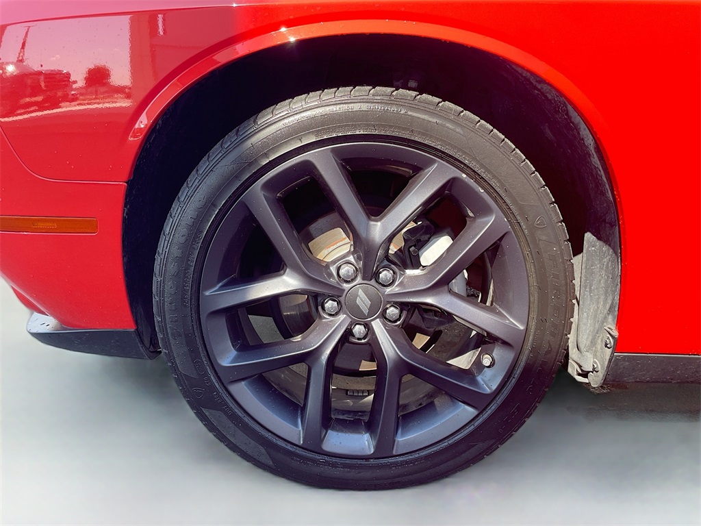 2023 Dodge Challenger SXT Image 9 of 19