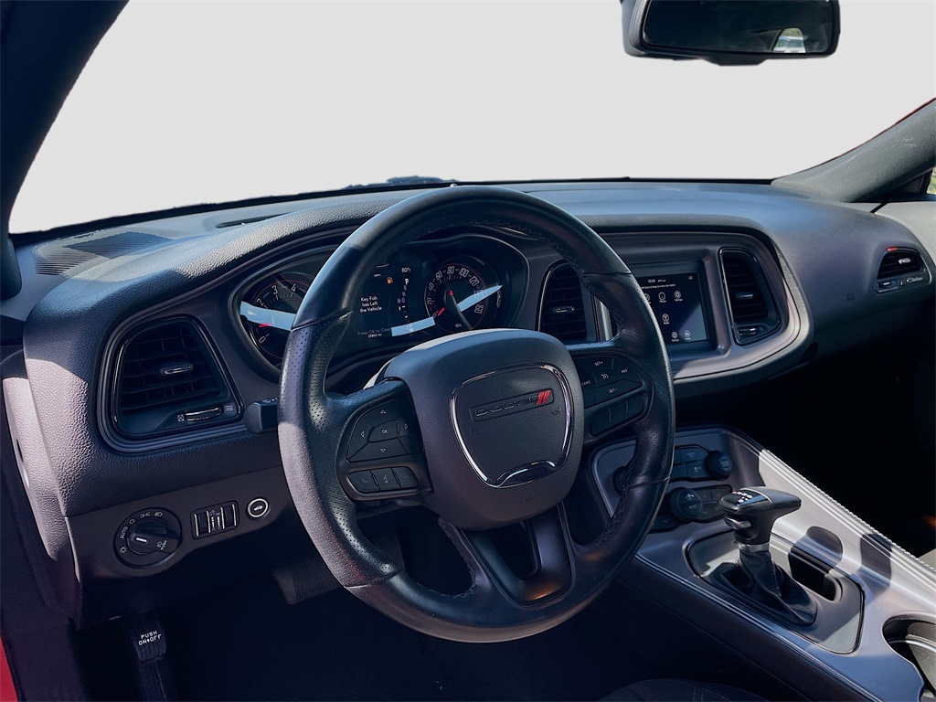 2023 Dodge Challenger SXT Image 11 of 19