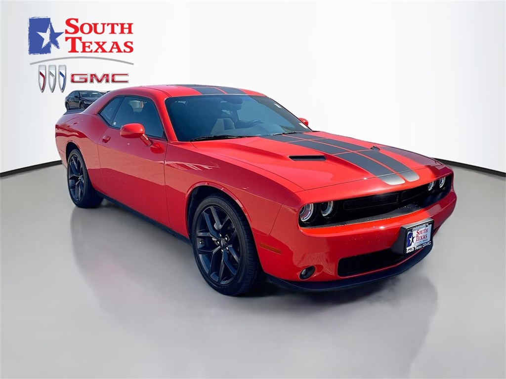 2023 Dodge Challenger SXT Image 3 of 19