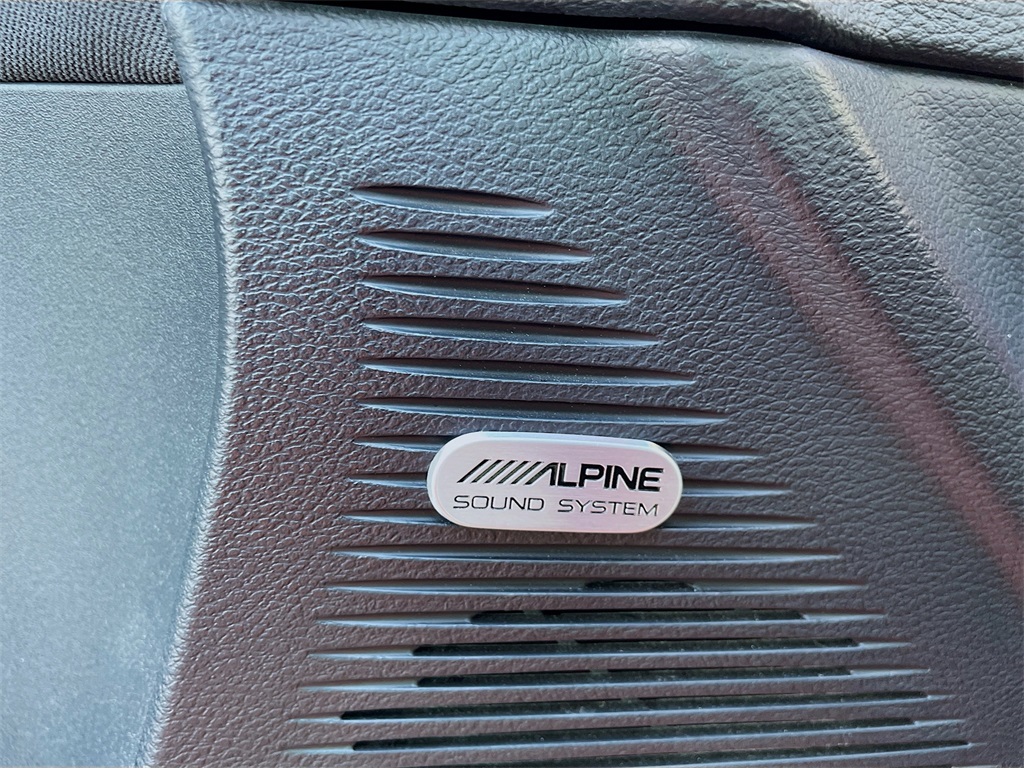 2023 Dodge Challenger SXT Image 17 of 19