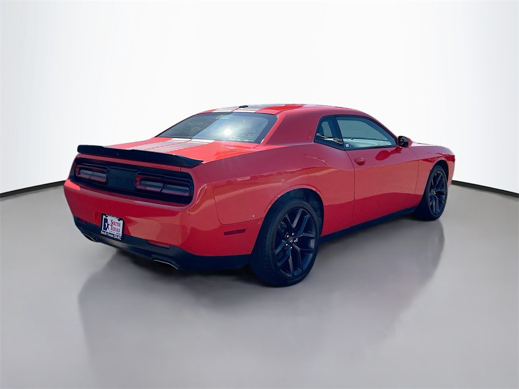 2023 Dodge Challenger SXT Image 5 of 19