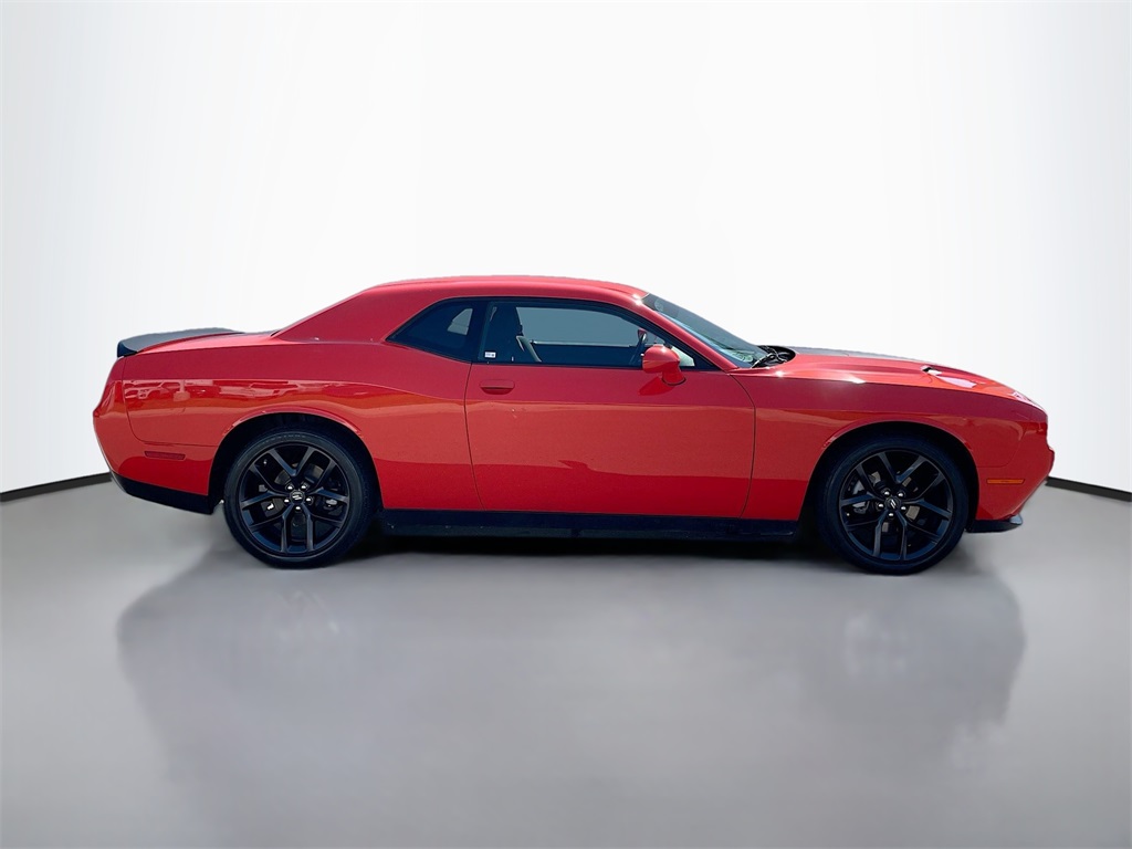 2023 Dodge Challenger SXT Image 4 of 19