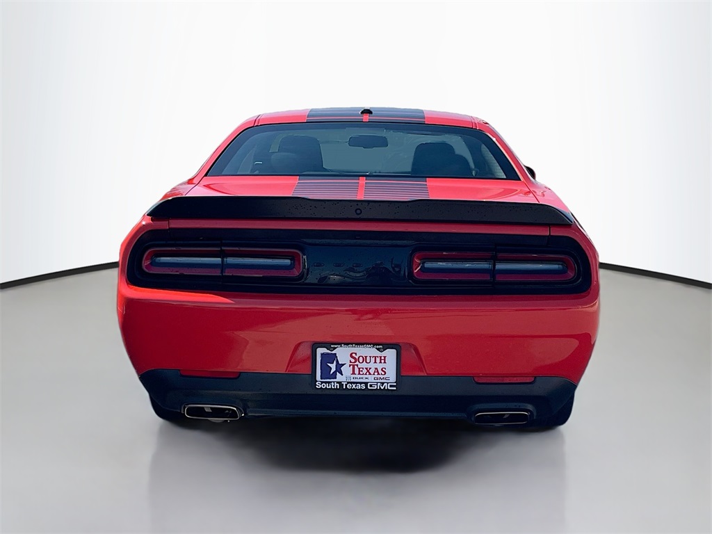 2023 Dodge Challenger SXT Image 6 of 19
