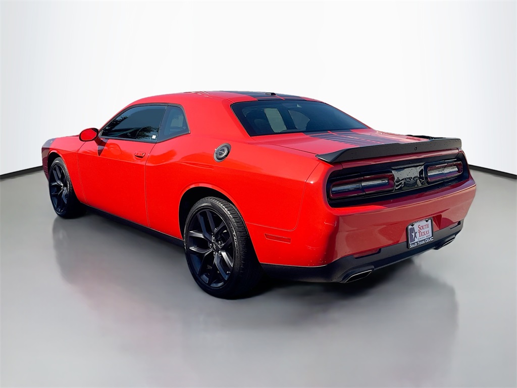 2023 Dodge Challenger SXT Image 7 of 19
