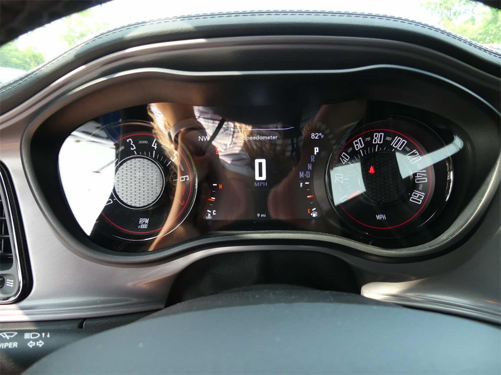 Vehicle image 12 of 17