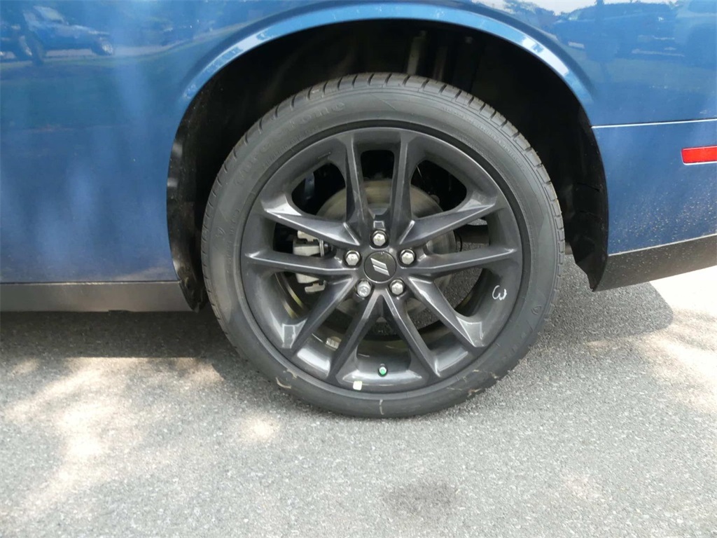 Vehicle image 7 of 17