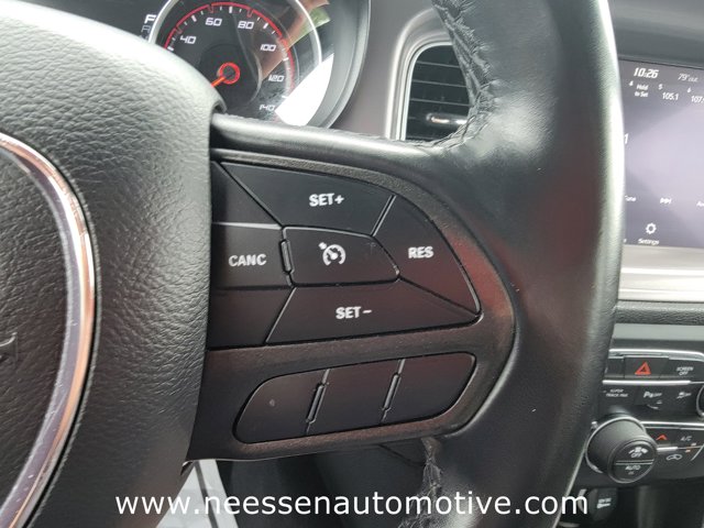 Vehicle image 18 of 33