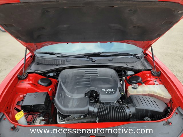 Vehicle image 31 of 33