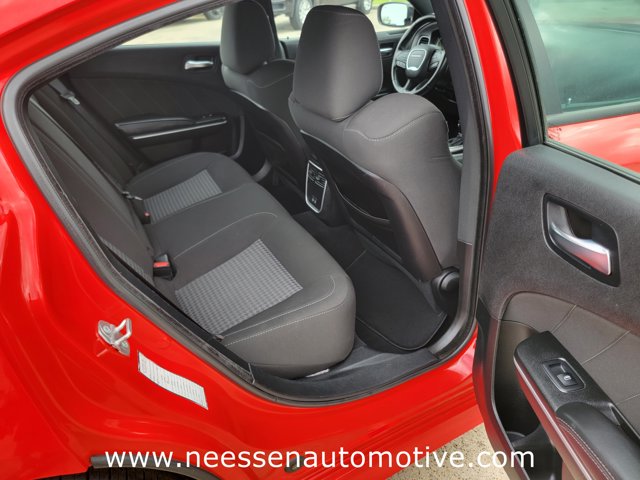 Vehicle image 10 of 33