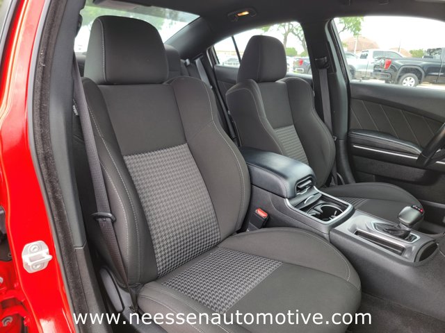 Vehicle image 9 of 33