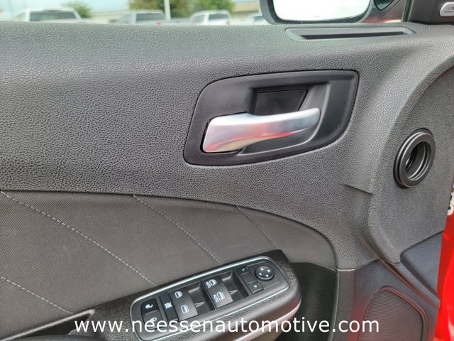 Vehicle image 15 of 33