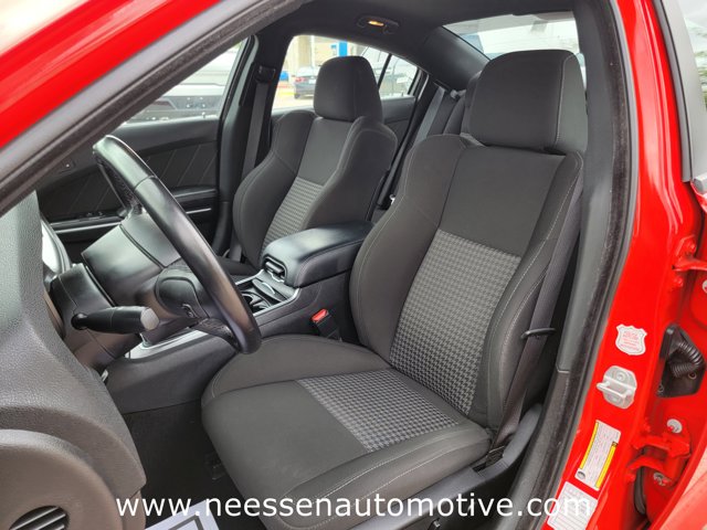 Vehicle image 13 of 33