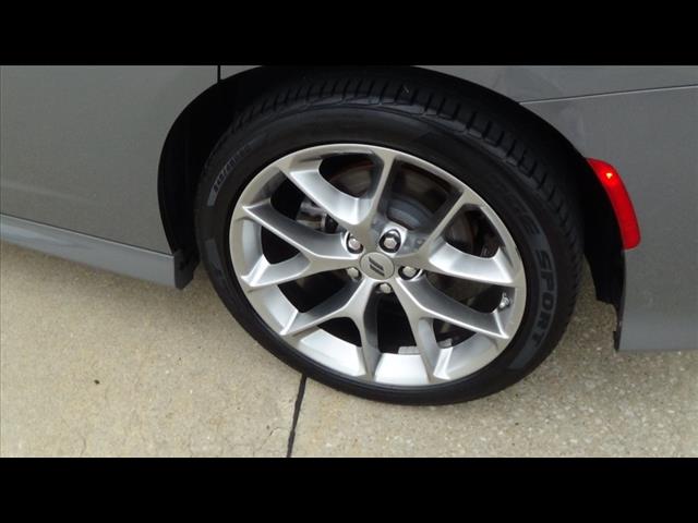 Vehicle image 9 of 25
