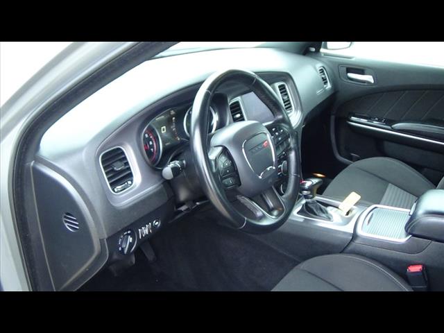 Vehicle image 17 of 25