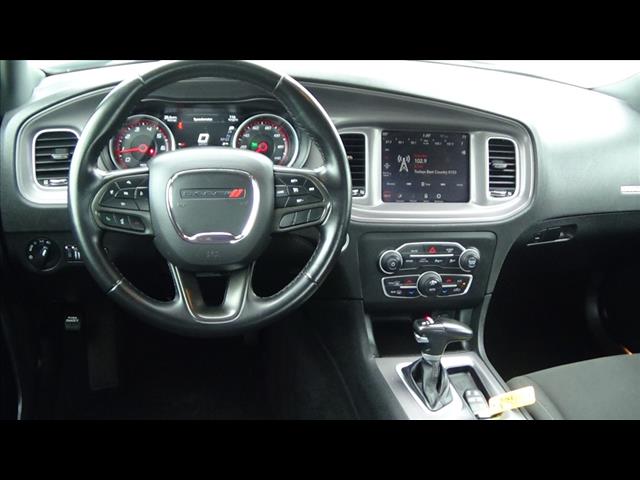 Vehicle image 14 of 25